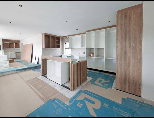 5 BEDROOM HOUSE FOR SALE IN MIDSTREAM ESTATE
